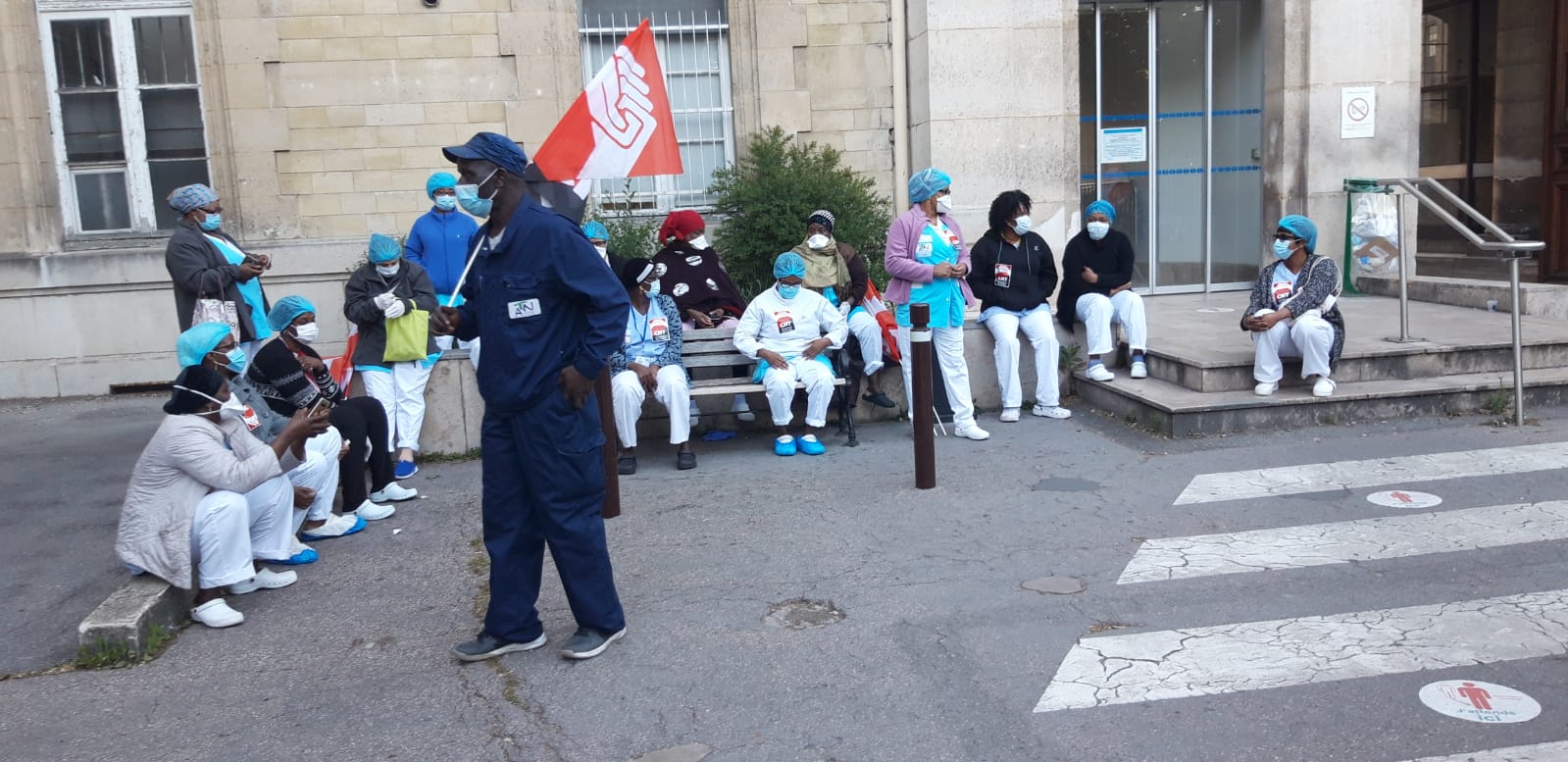 Nettoyage : grève réussie à l'hôpital Tenon (Paris) pour la prime COVID