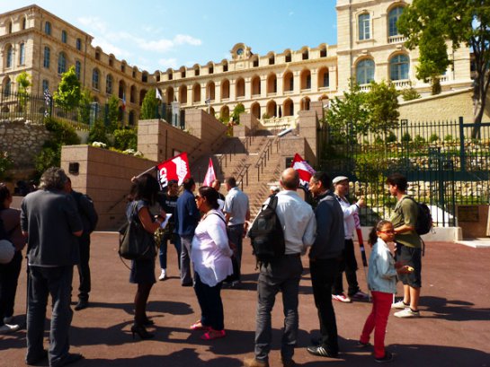 Rassemblement de soutien à Samir et à la section "Française de service" (nettoyage)