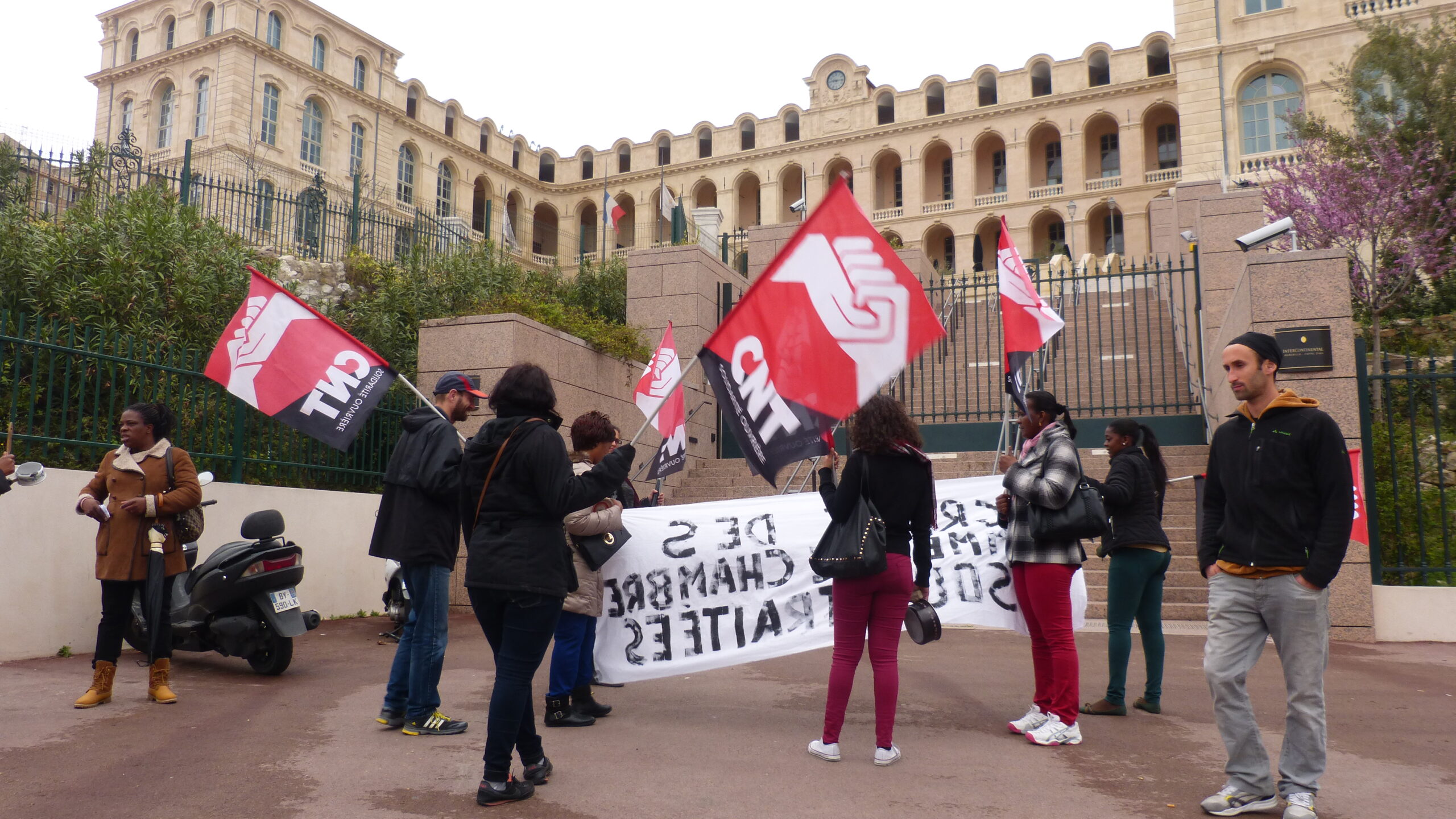 De Clichy à Marseille les "invisibles" de la sous-traitance hôtelière se font entendre !